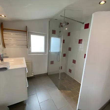 Petite Maison Dans La Prairie La Pellerine (Mayenne)