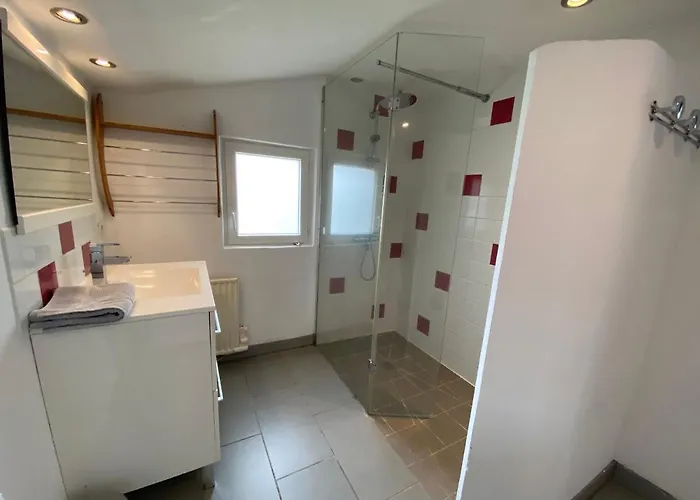 Petite Maison Dans La Prairie La Pellerine (Mayenne)